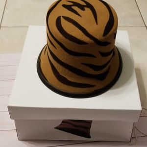 Betmar 100% Wool Zebra Bucket Italy